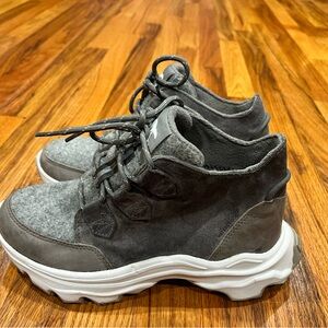 NEW SOREL Kinetic Breakthru Caribou Waterproof Boot US 7.5‎ Grey Quarry/Sea Salt